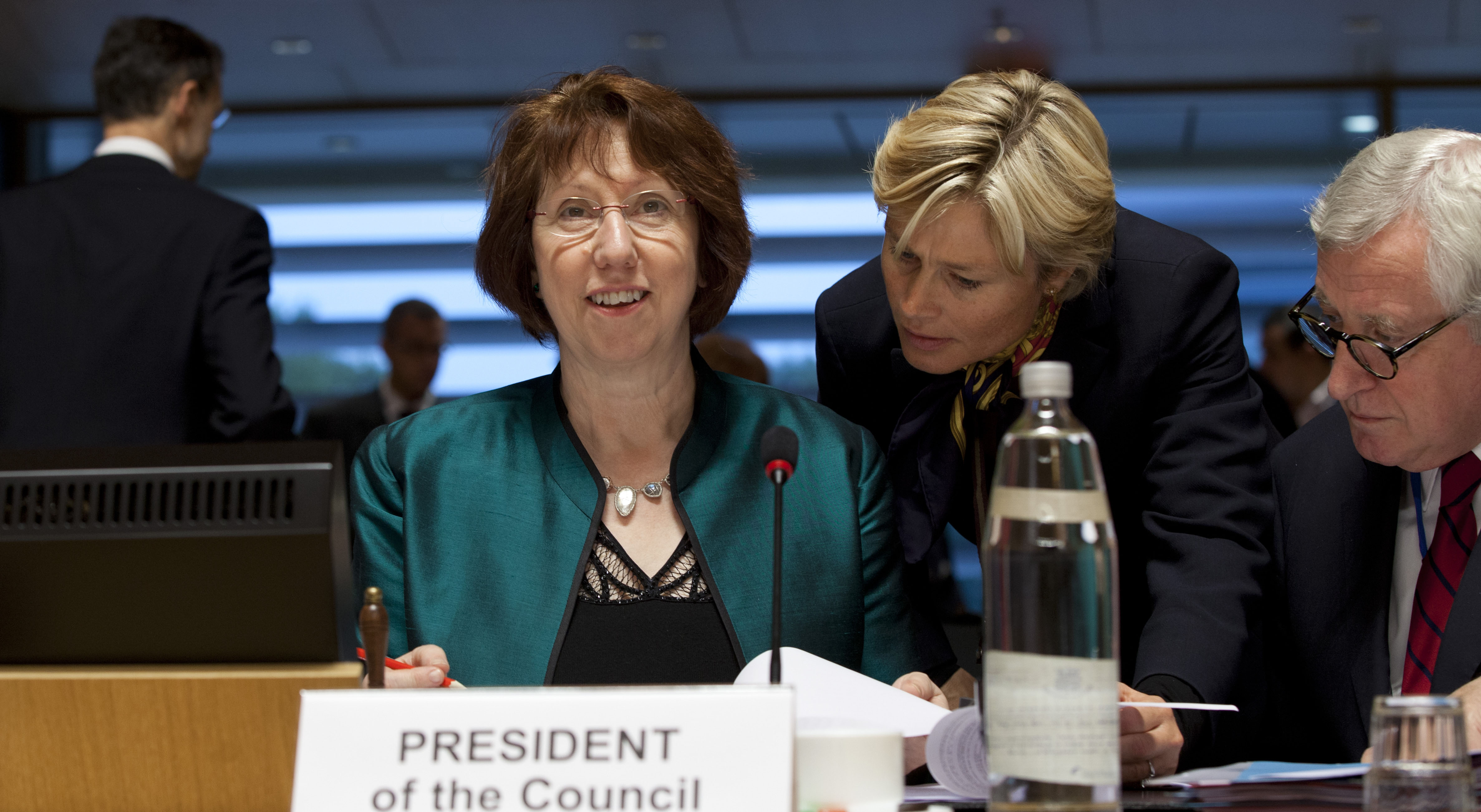 Νέες κυρώσεις στο καθεστώς Ασαντ αποφάσισαν οι ΥΠΕΞ της ΕΕ